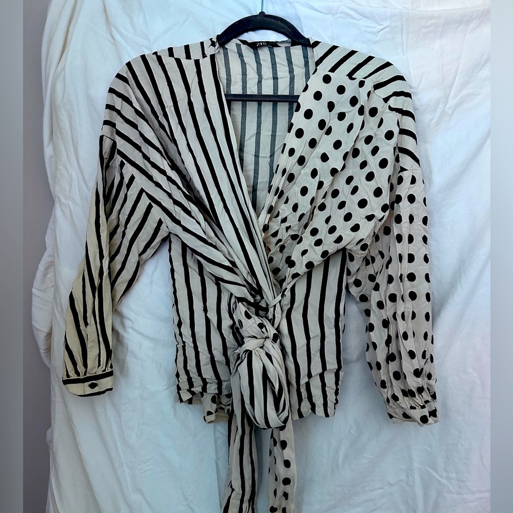 Zara XL patterned wrap top